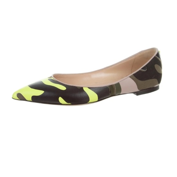 Valentino Camouflage Pointed-Toe Flats - Picture 2 of 8